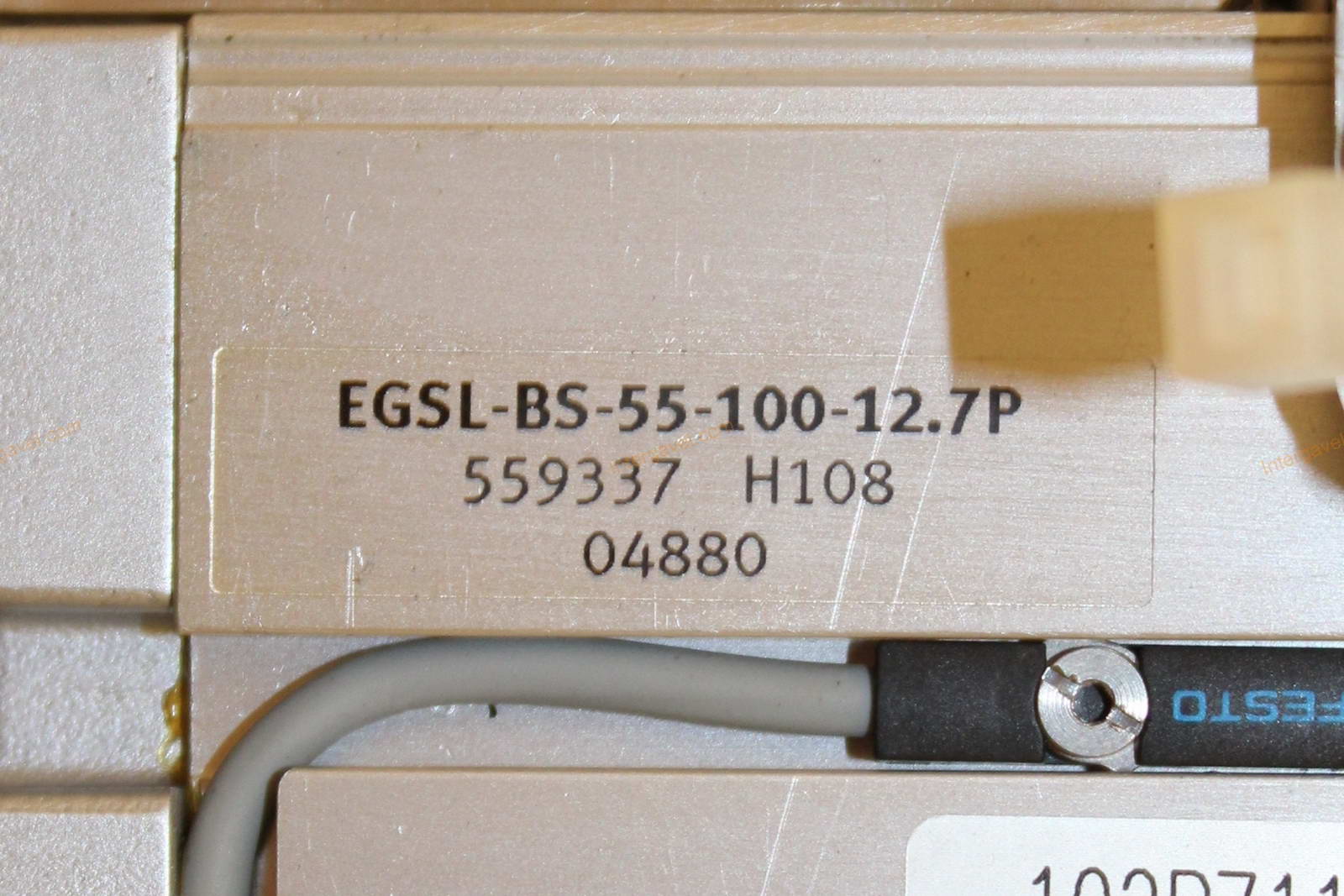 Bontott szerelő munkahely 7