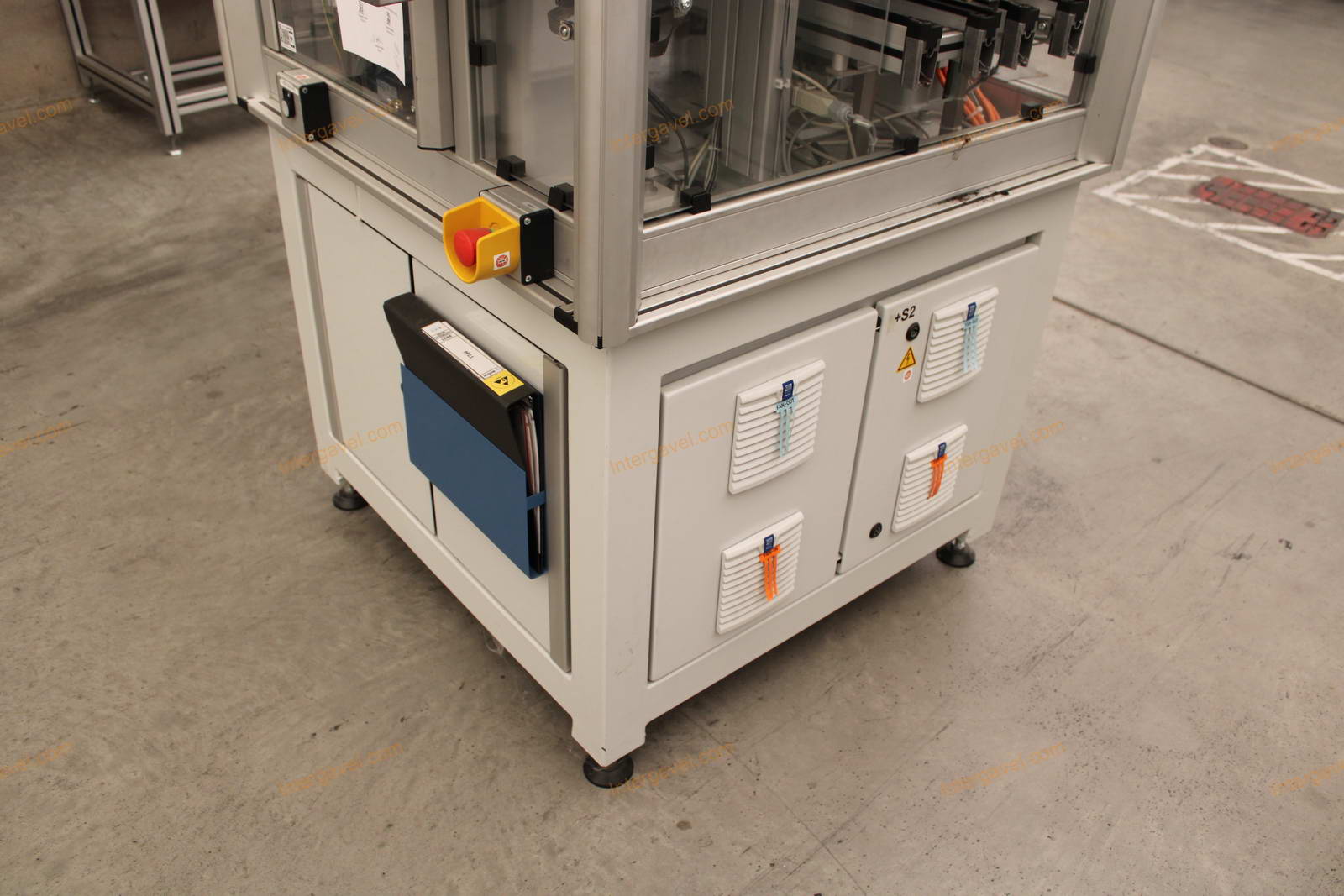 Bontott szerelő munkahely 12