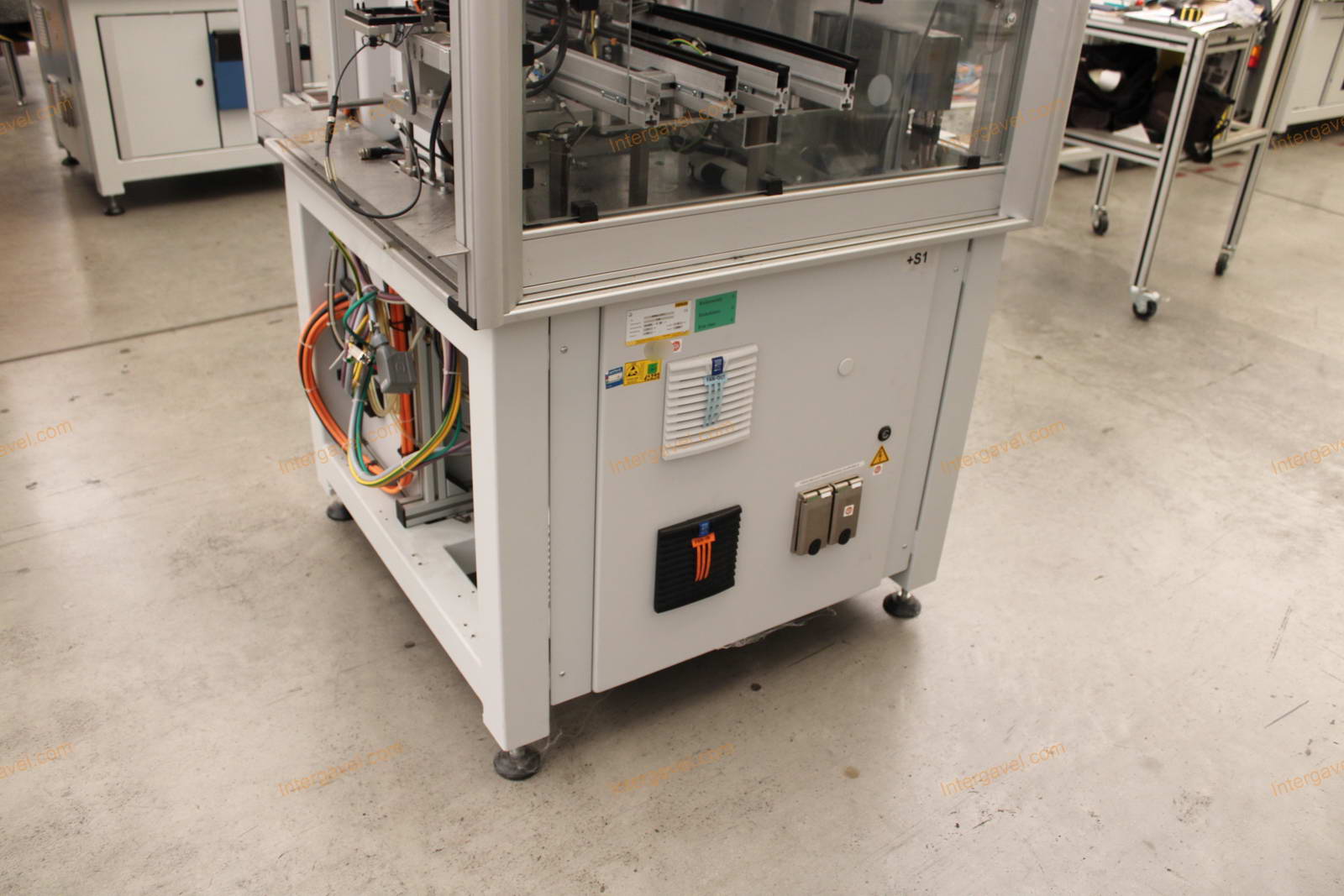 Bontott szerelő munkahely 15