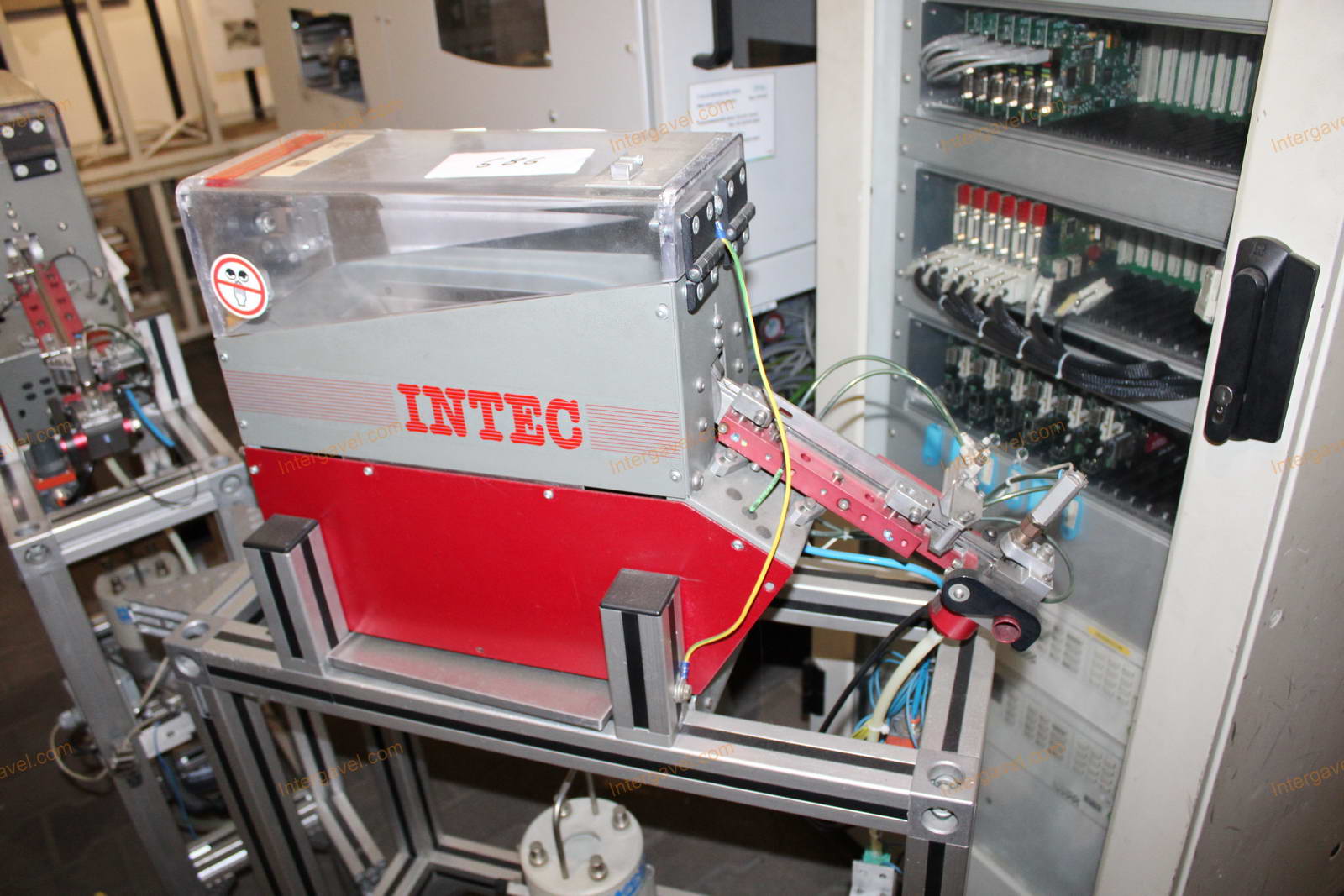 Adagoló egység és konvejor 3