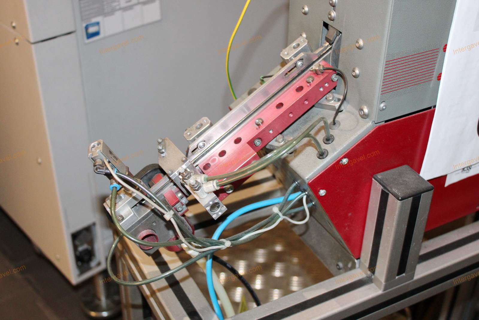 Adagoló egység és konvejor 5