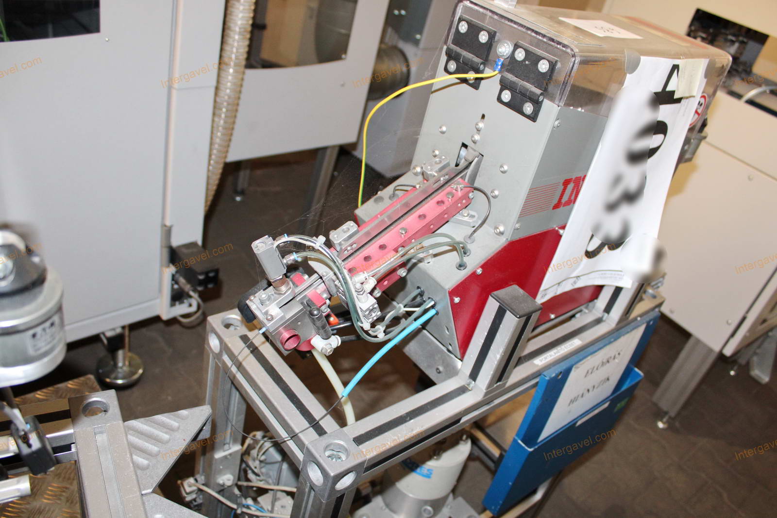 Adagoló egység és konvejor 6