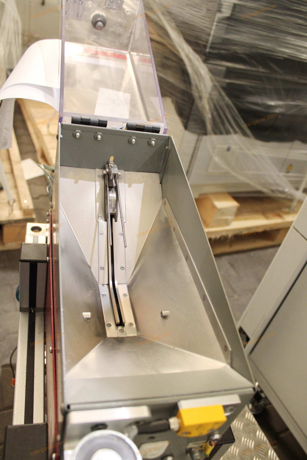 Adagoló egység és konvejor 7