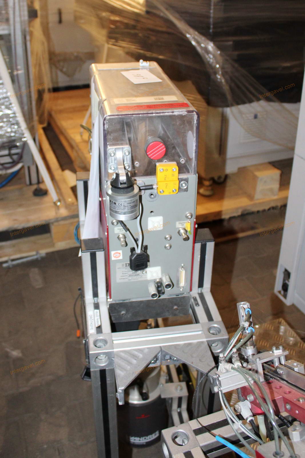 Adagoló egység és konvejor 9