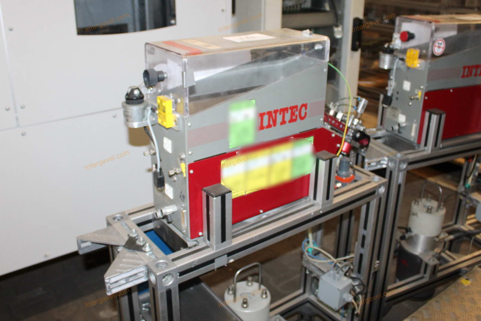 Adagoló egység és konvejor 10