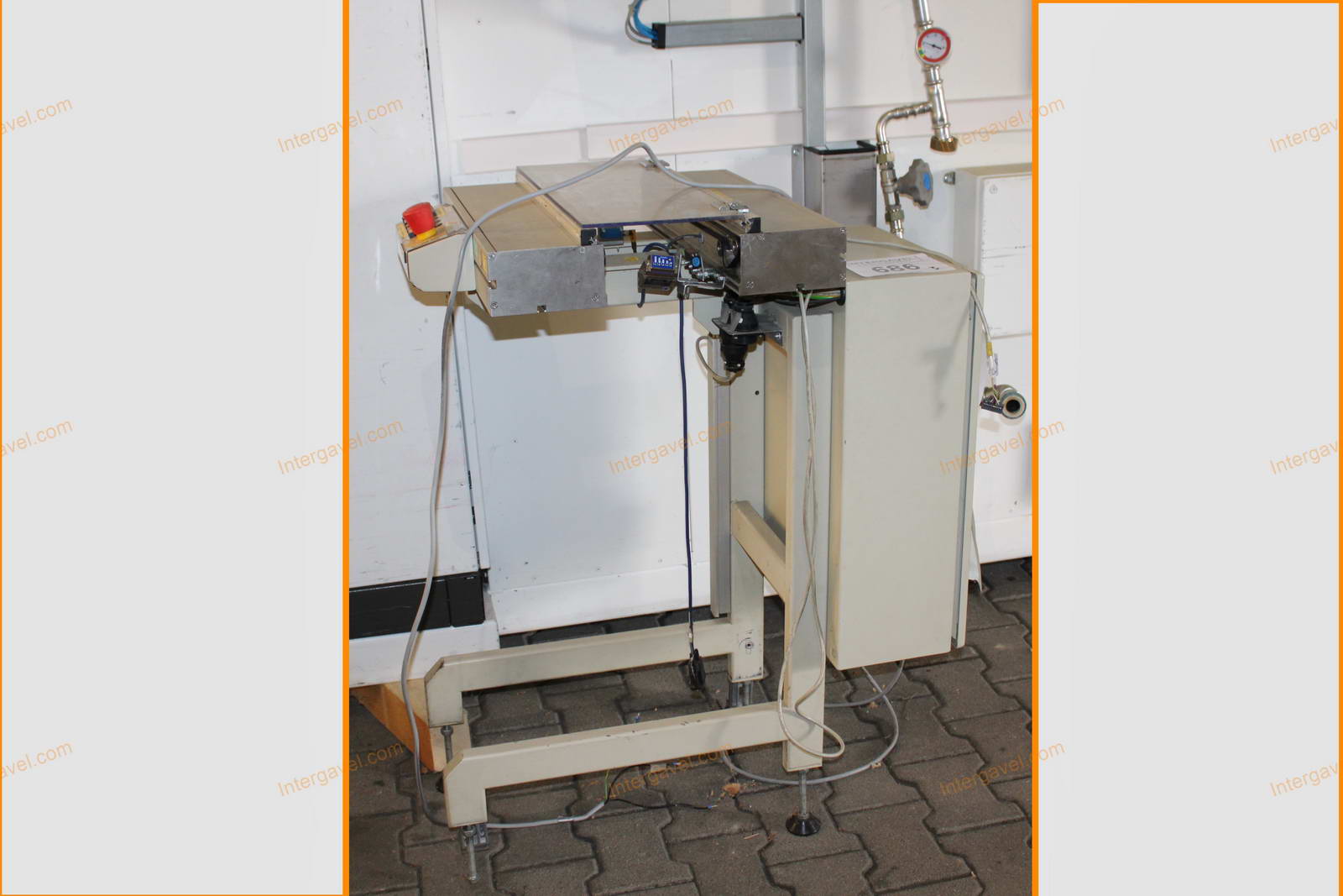 Adagoló egység és konvejor 15