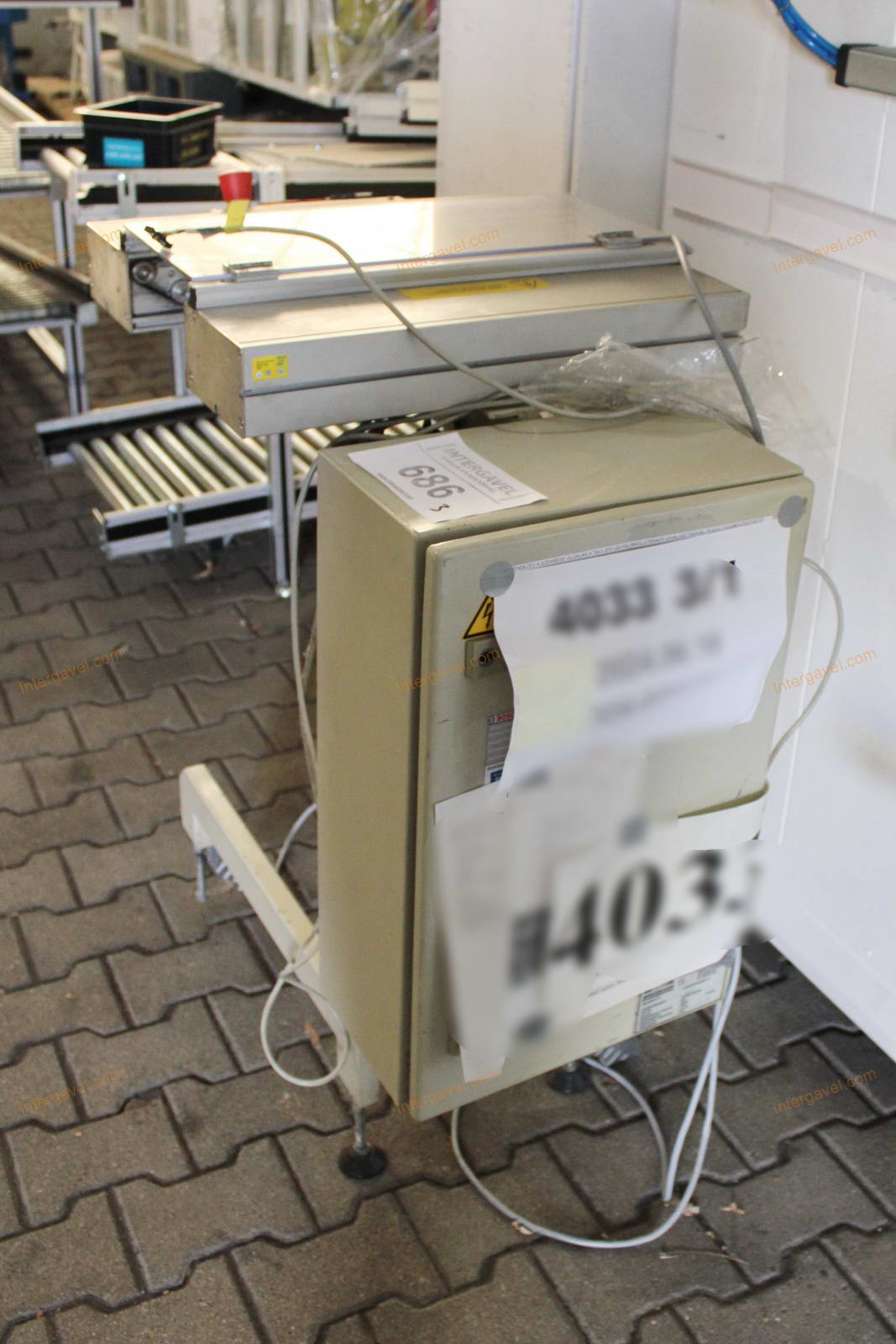 Adagoló egység és konvejor 18