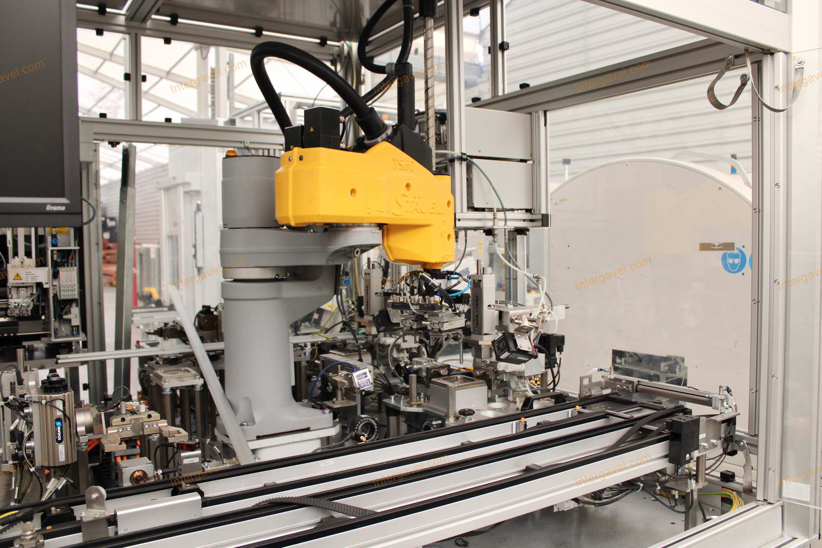 Bontott szerelő munkahely TS 60-as Stäubli robottal 4