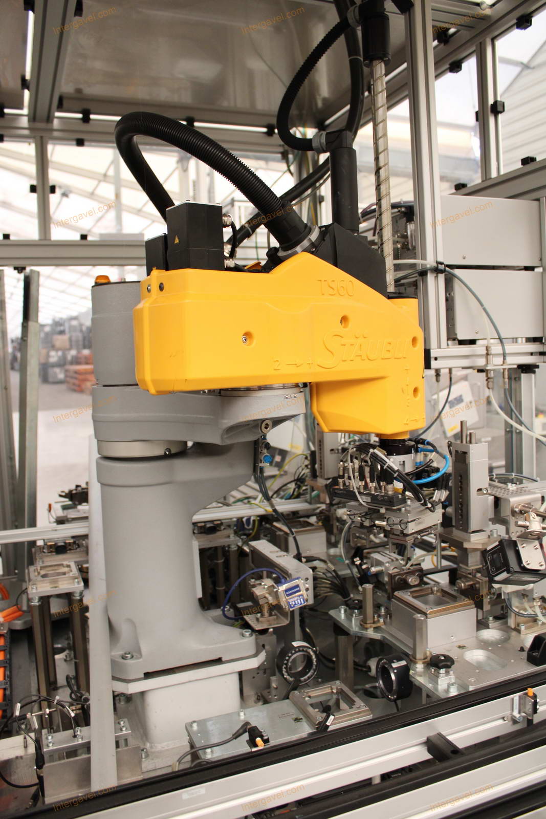 Bontott szerelő munkahely TS 60-as Stäubli robottal 6