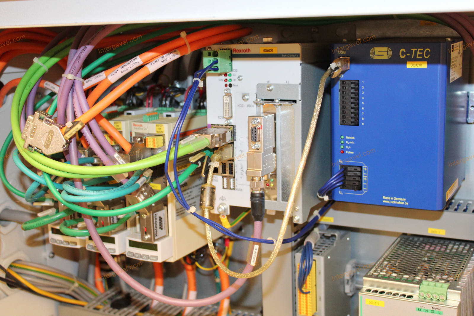 Bontott szerelő munkahely TS 60-as Stäubli robottal 26