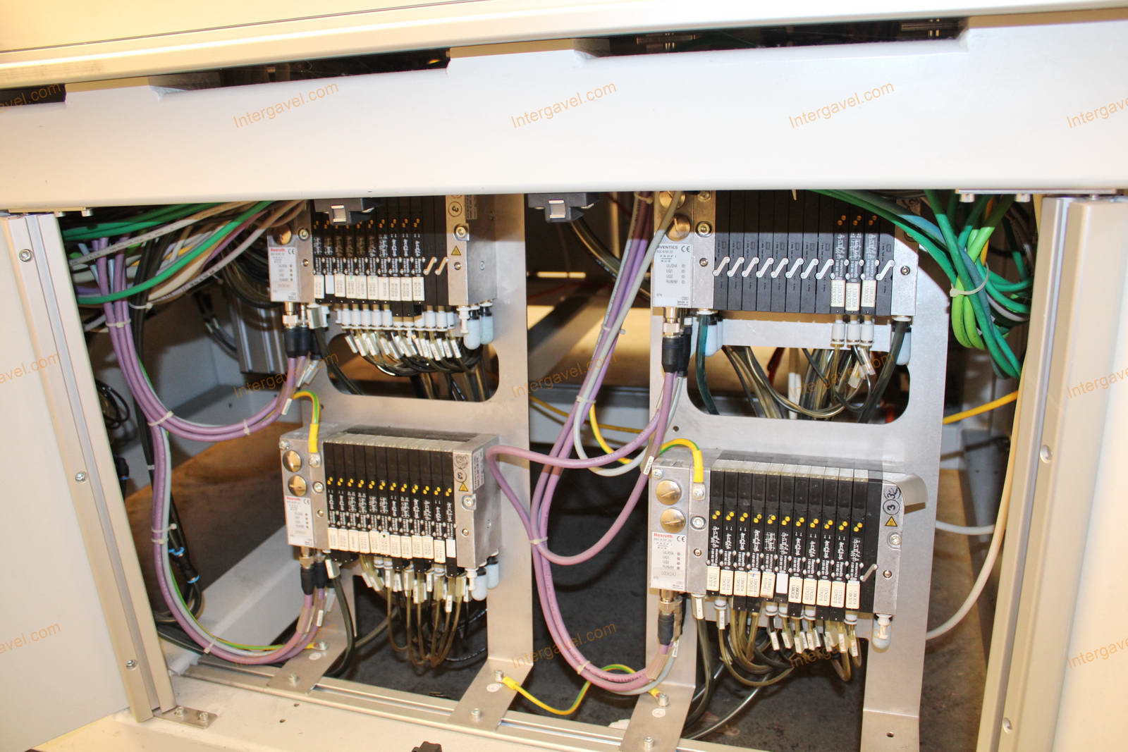 Bontott szerelő munkahely TS 60-as Stäubli robottal 28