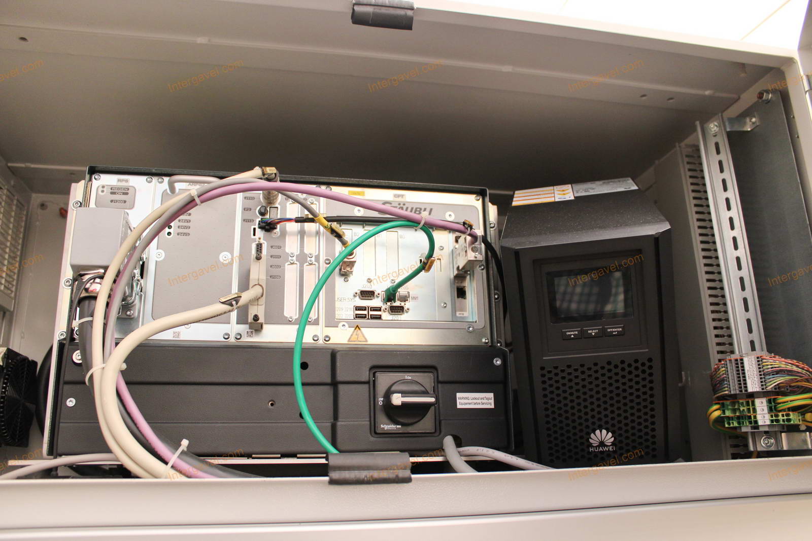 Bontott szerelő munkahely TS 60-as Stäubli robottal 32