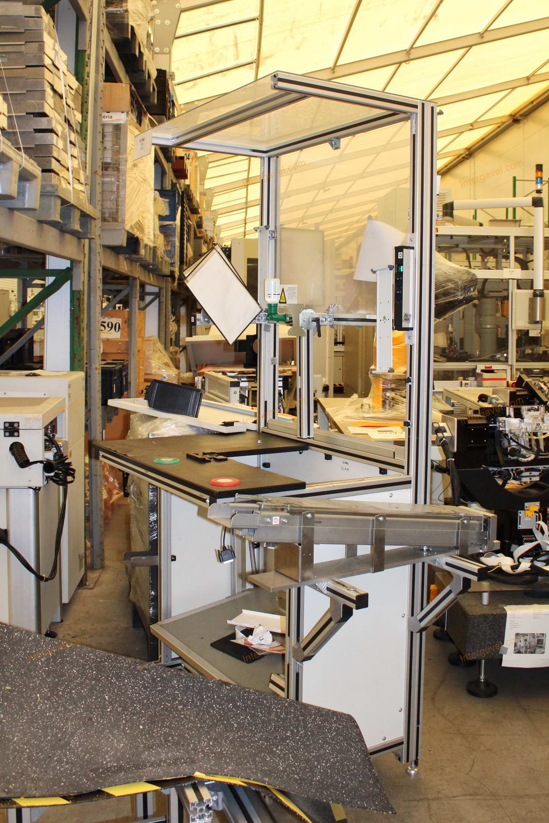 Bontott szerelő munkahely TS 60-as Stäubli robottal 33