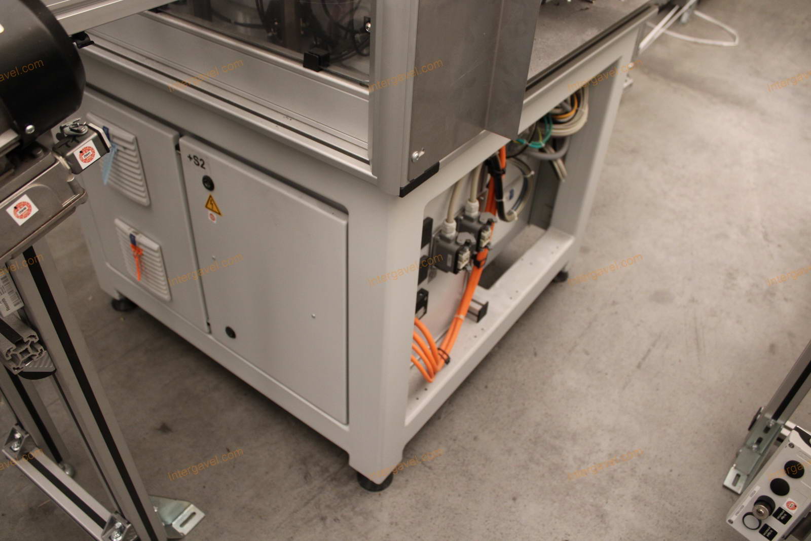 Bontott szerelő munkahely 16