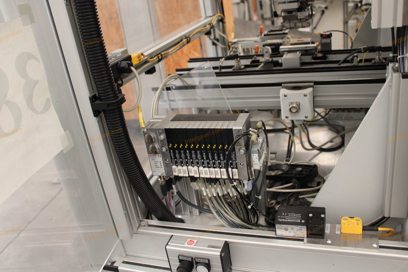 Bontott szerelő munkahely 12