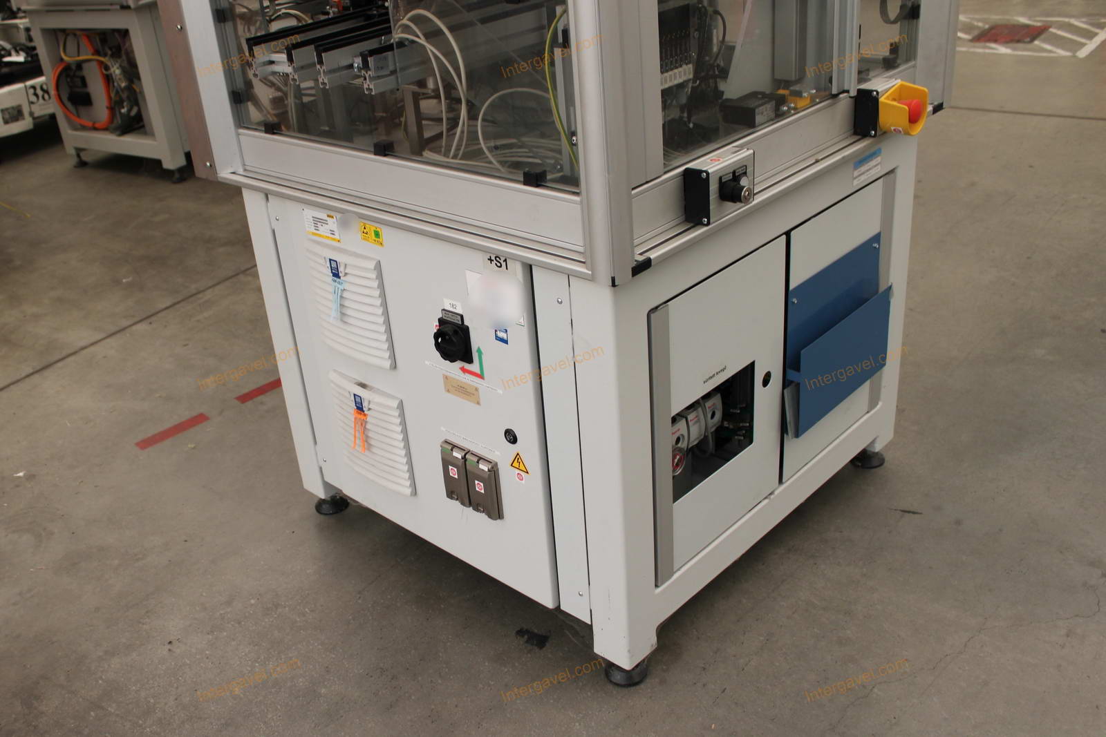 Bontott szerelő munkahely 13