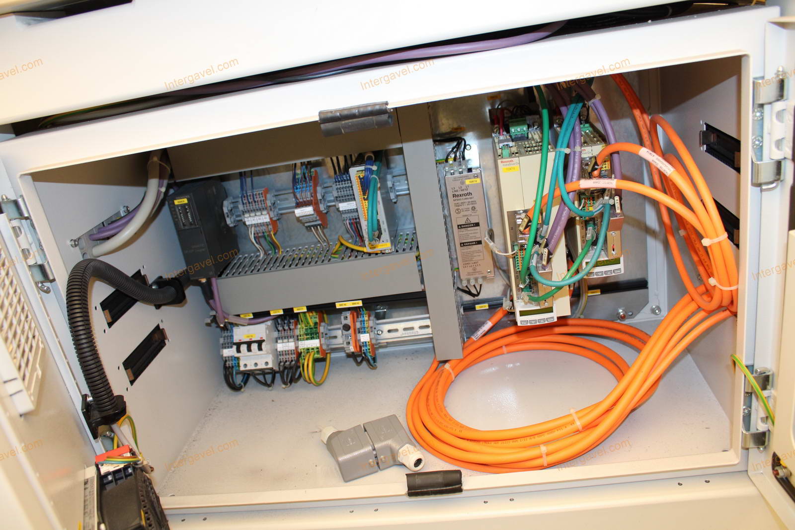 Bontott szerelő munkahely 16