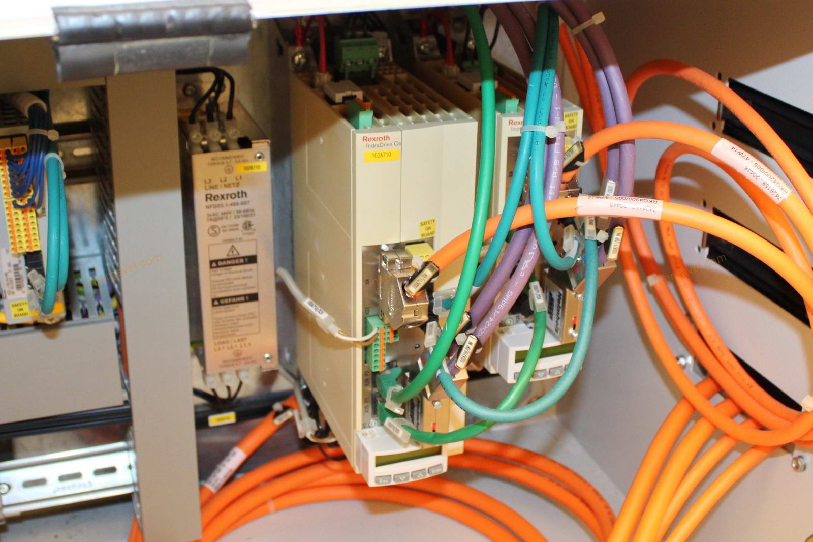 Bontott szerelő munkahely 17