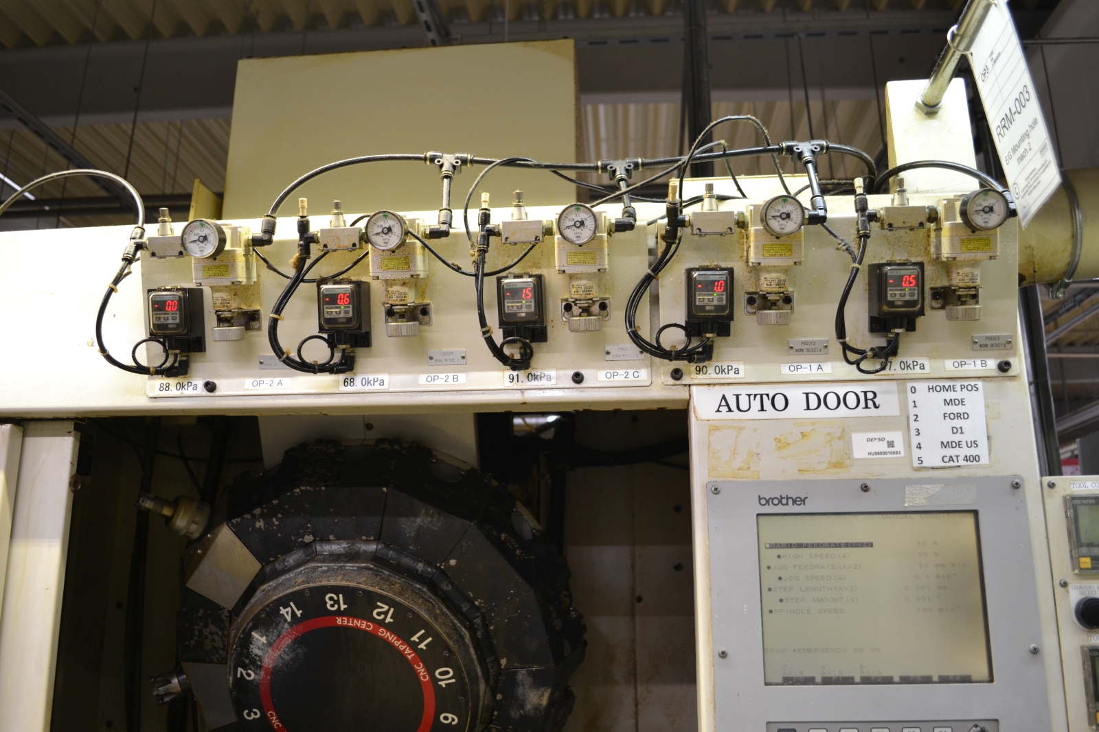 Megmunkáló központ 12