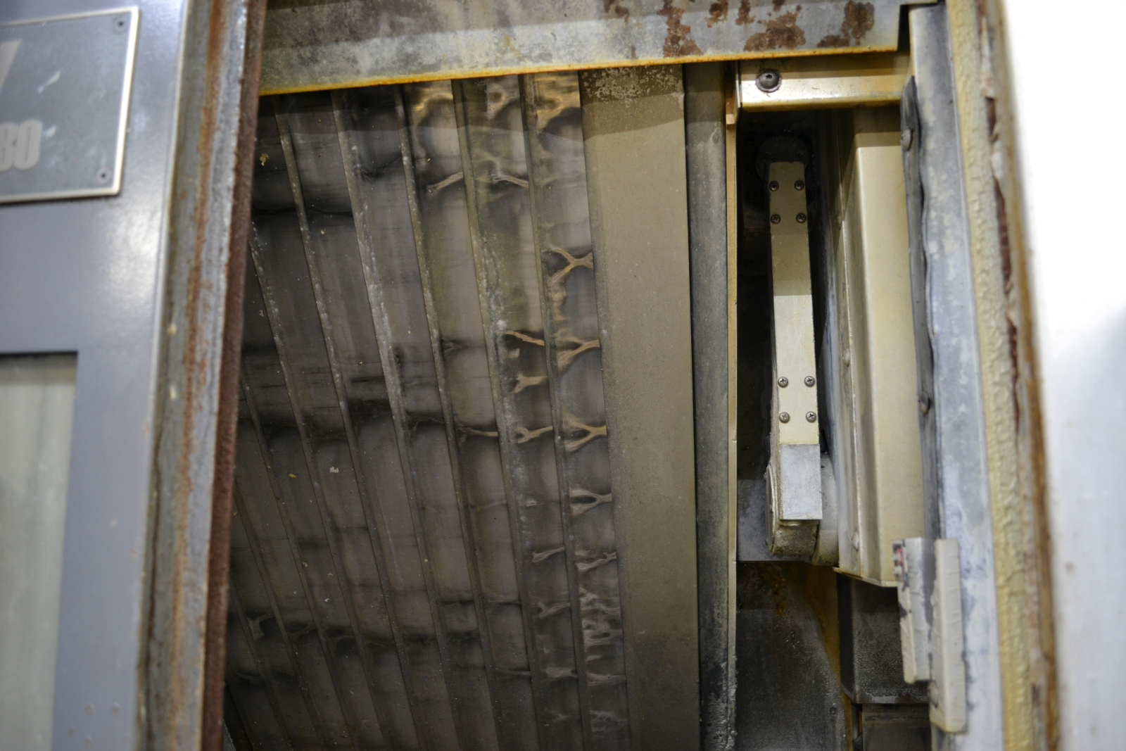 Megmunkáló központ 8