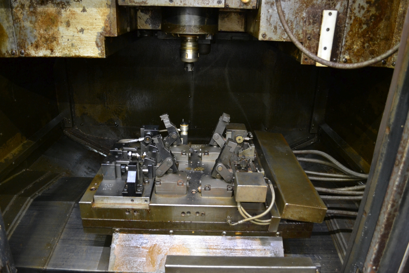 Megmunkáló központ 4