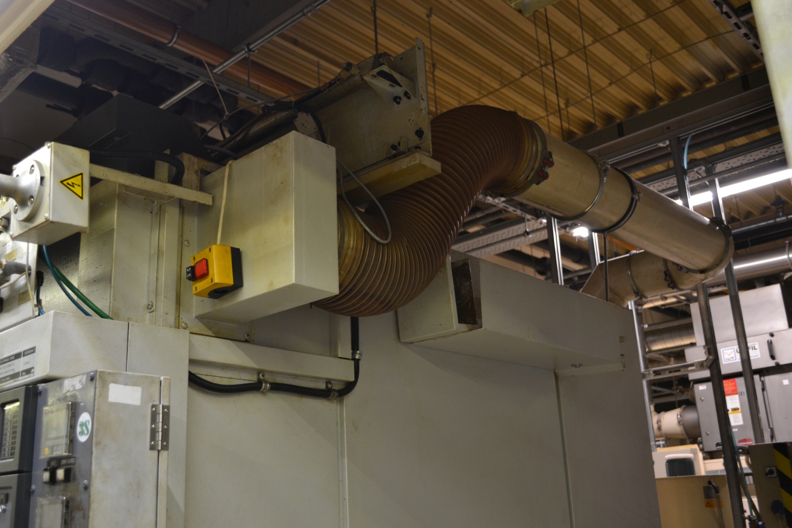 Megmunkáló központ 18