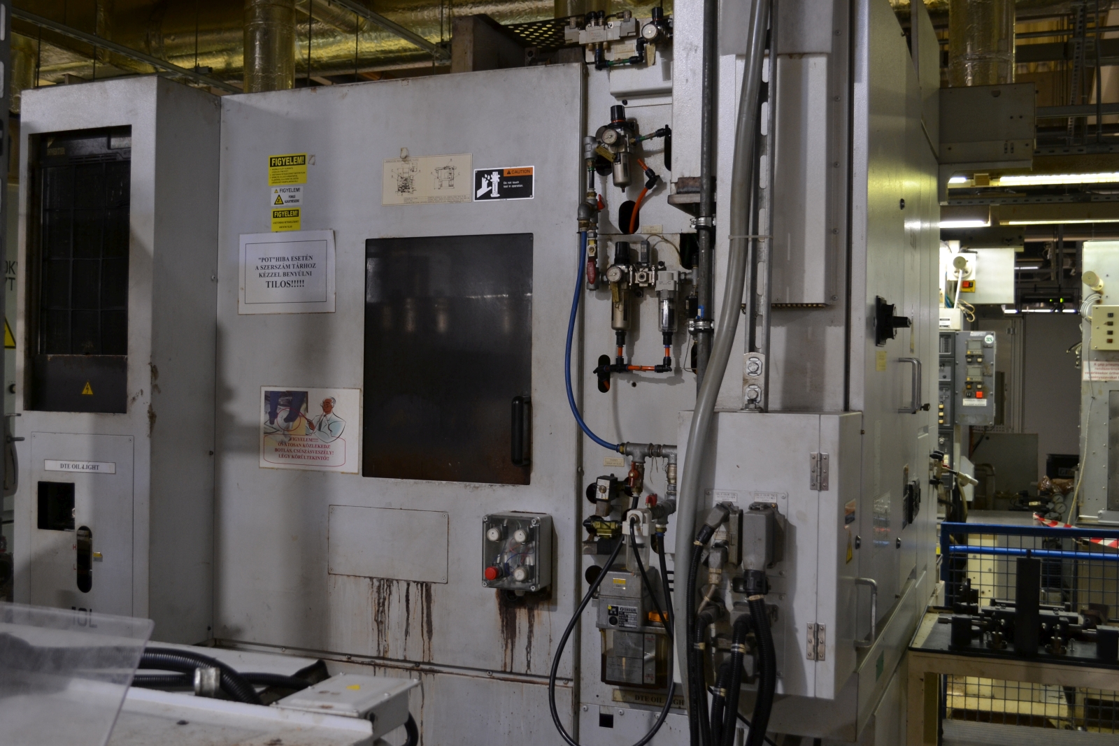 Megmunkáló központ 12