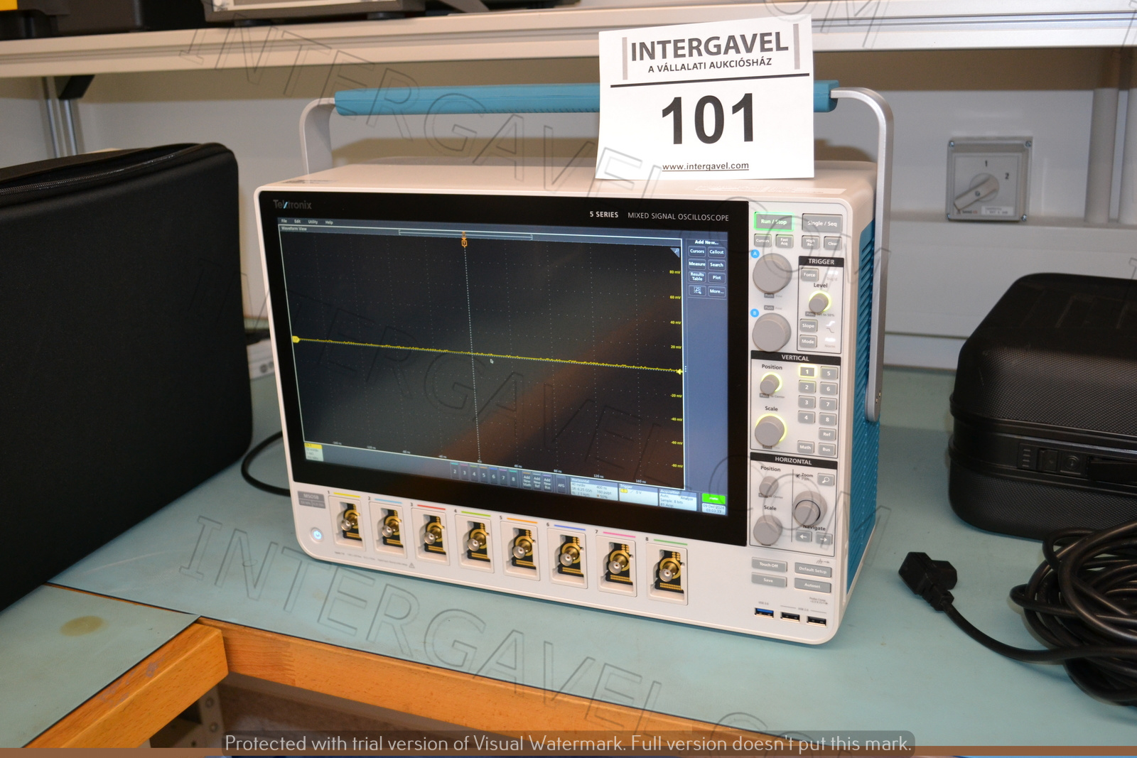 Tektronix oszcilloszkóp 2