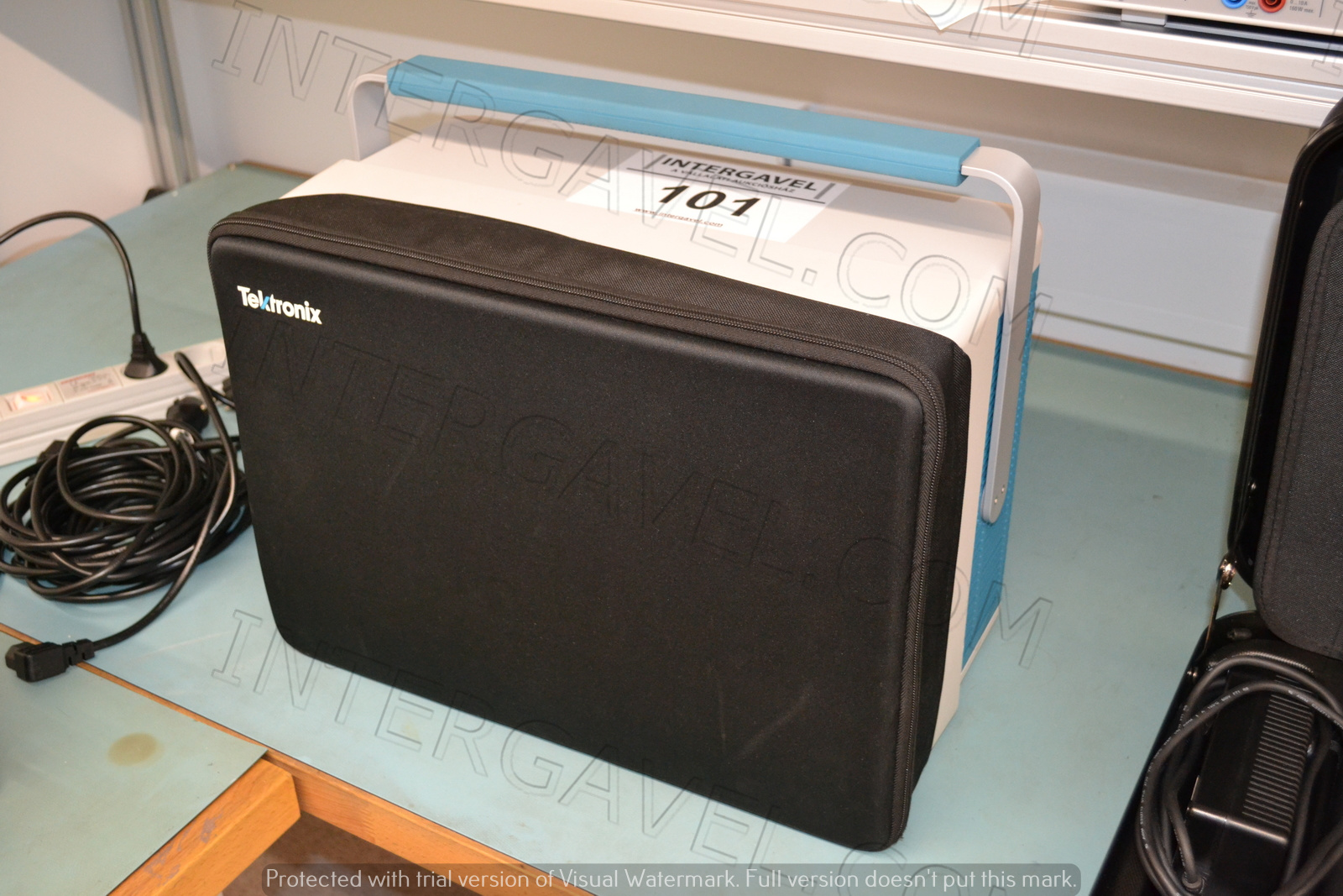 Tektronix oszcilloszkóp 9