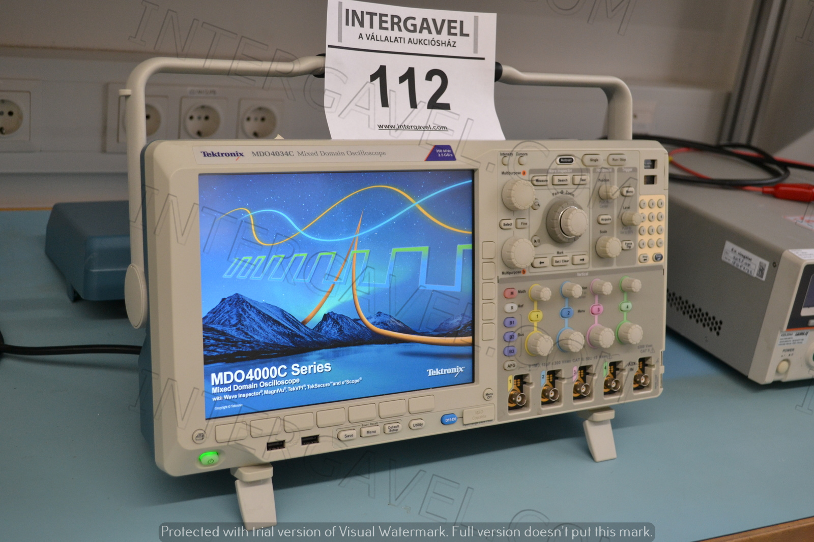 Tektronix mixed domain oszcilloszkóp 2