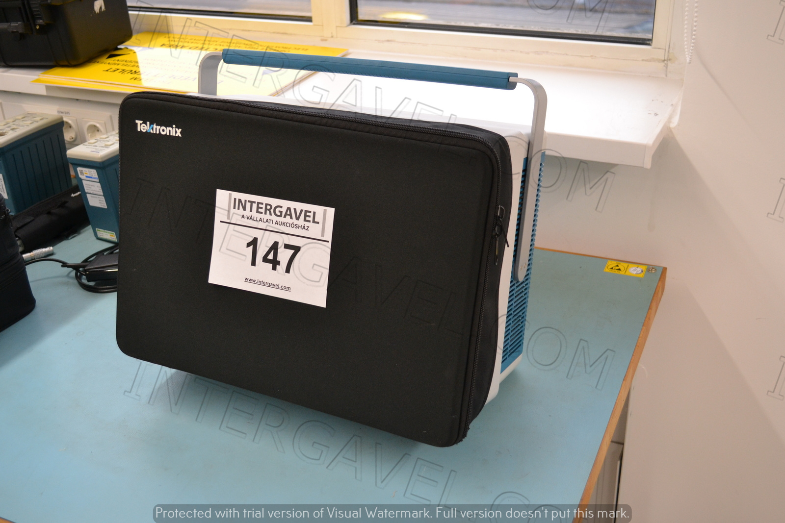 Tektronix oszcilloszkóp 8