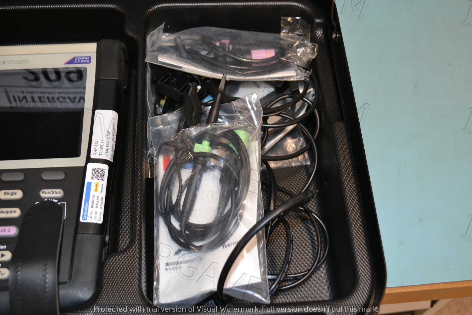 Tektronix hordozható oszcilloszkóp 4