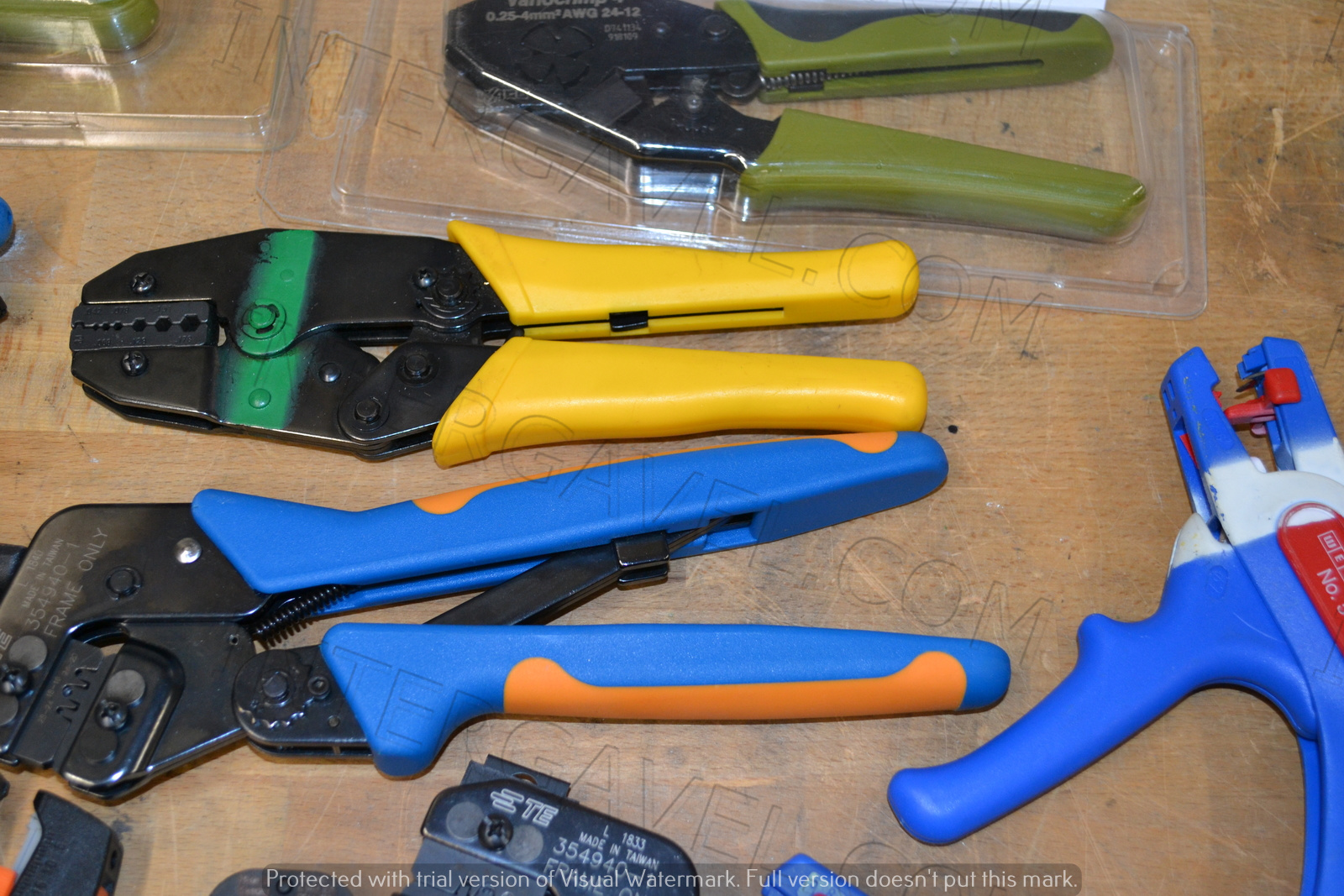 Vegyes villanyszerelő szerszámok 7