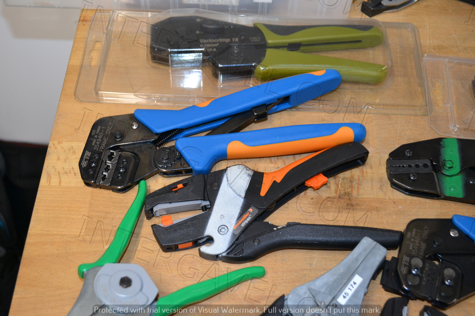 Vegyes villanyszerelő szerszámok 8