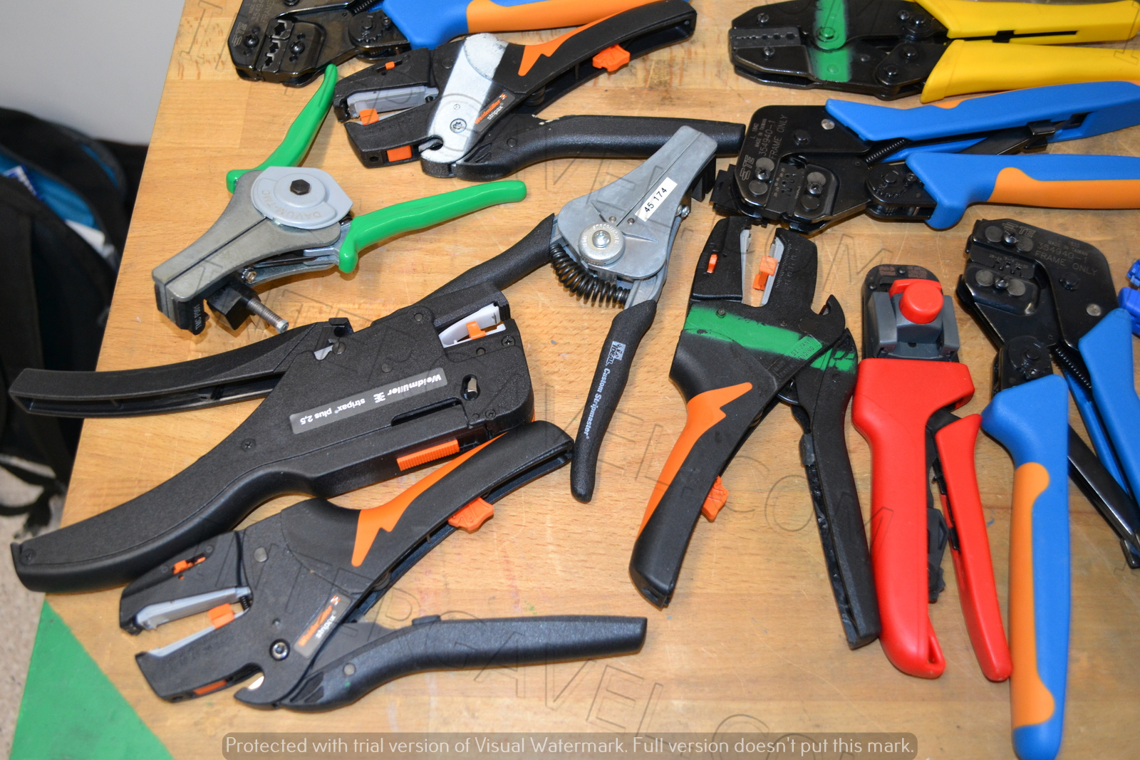 Vegyes villanyszerelő szerszámok 9