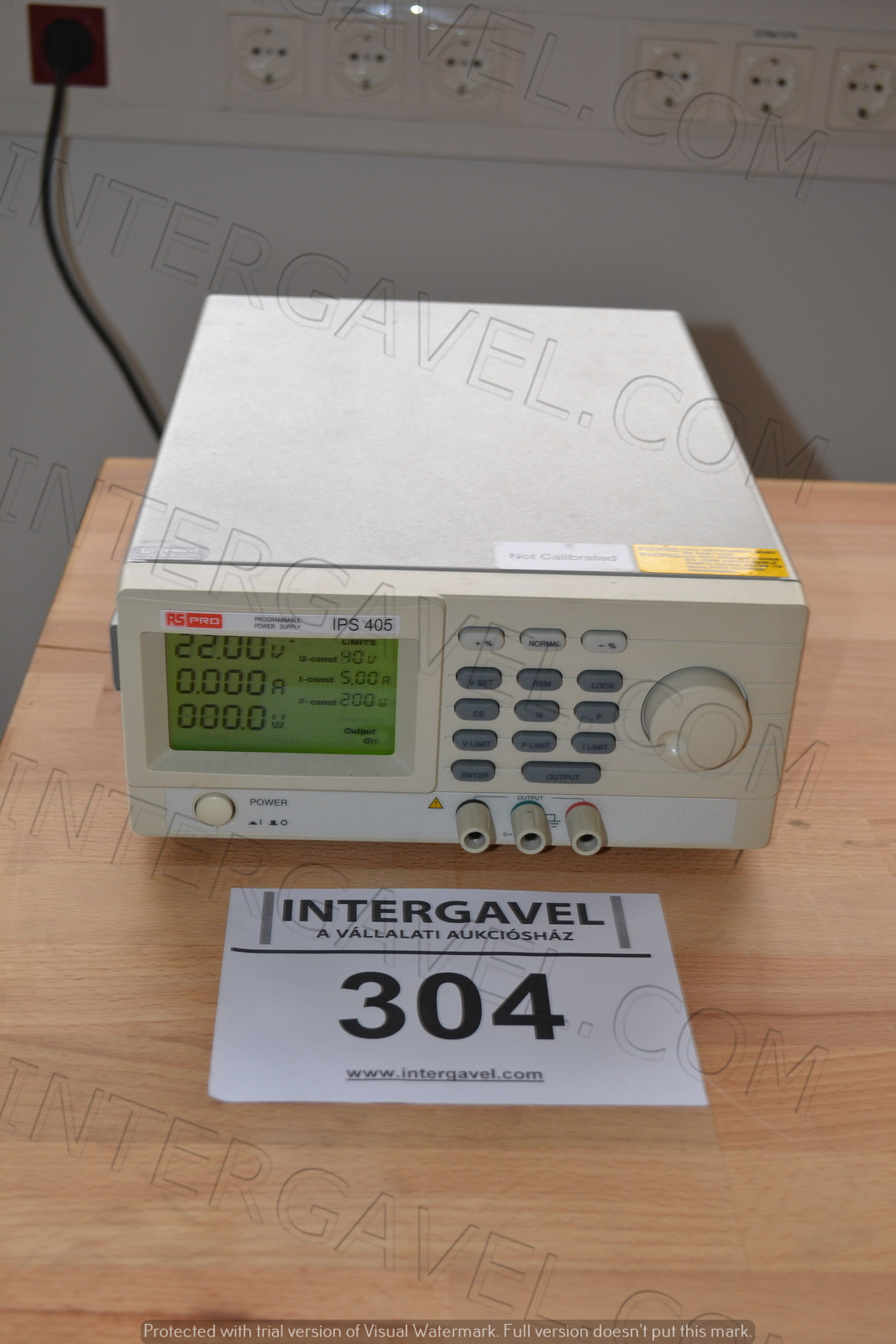 RS PRO programozható tápegység 