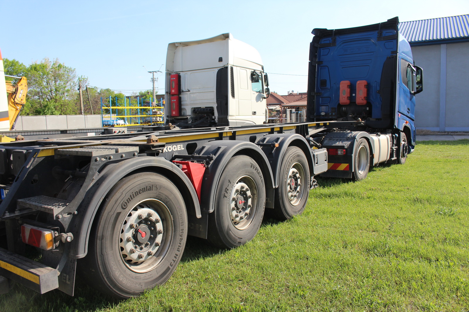 Nyergesvontató és pótkocsi 5