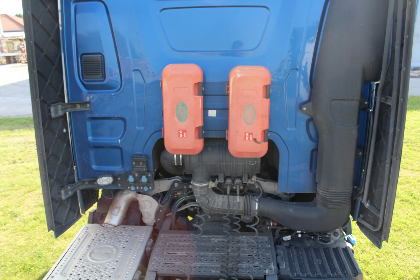 Nyergesvontató és pótkocsi 9