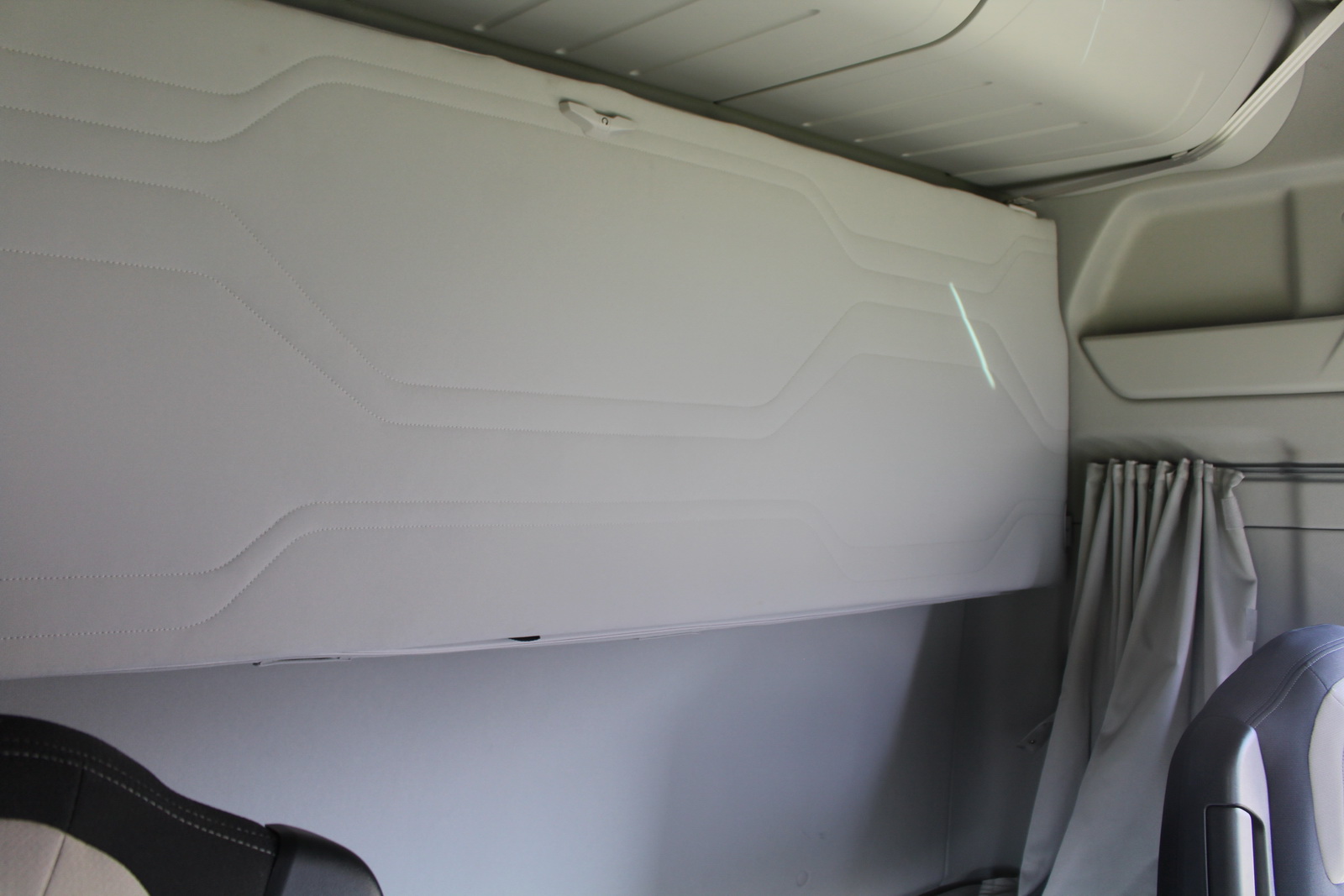 Nyergesvontató és pótkocsi 24