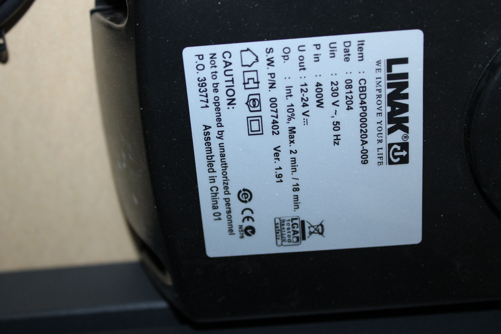 Electric height-adjustable table 5