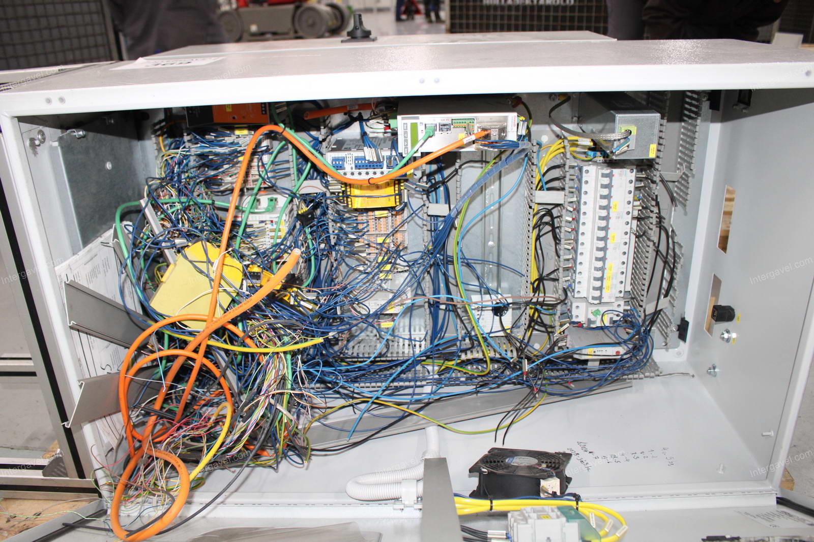 Villamos szekrény 8