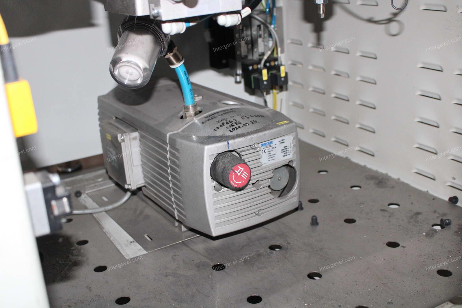 Szerelő munkahely (bontott) 27