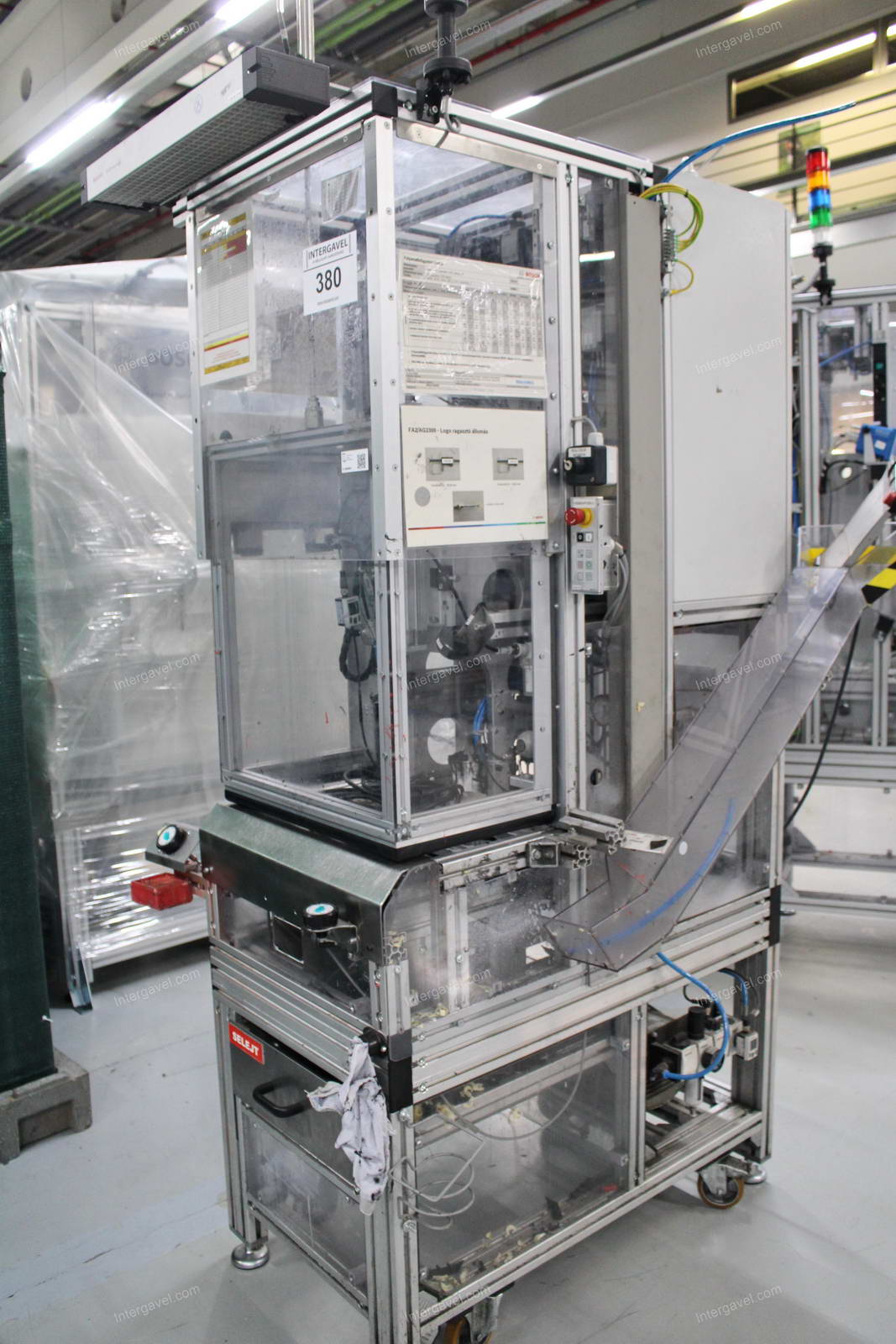 Szerelő munkahely (bontott) 3