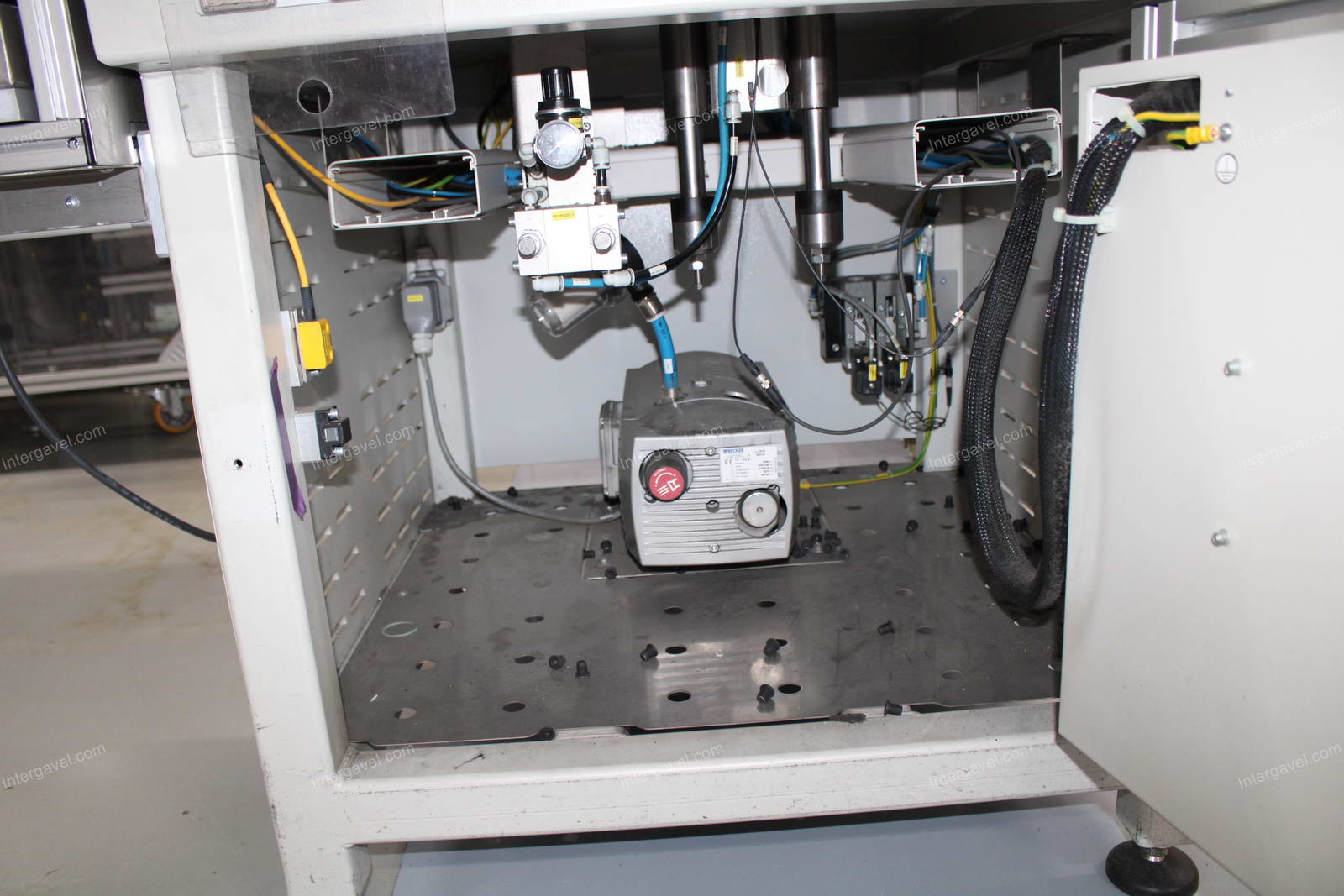 Szerelő munkahely (bontott) 19