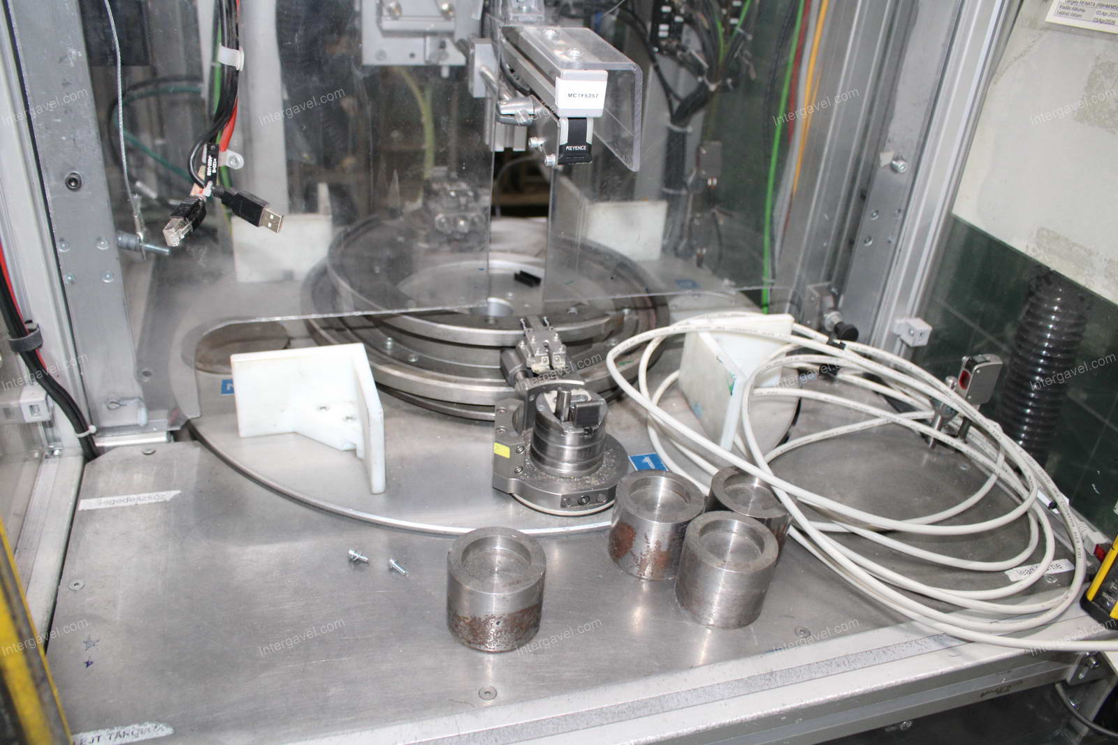 Szerelő munkahely (bontott) és villamos szekrény 6