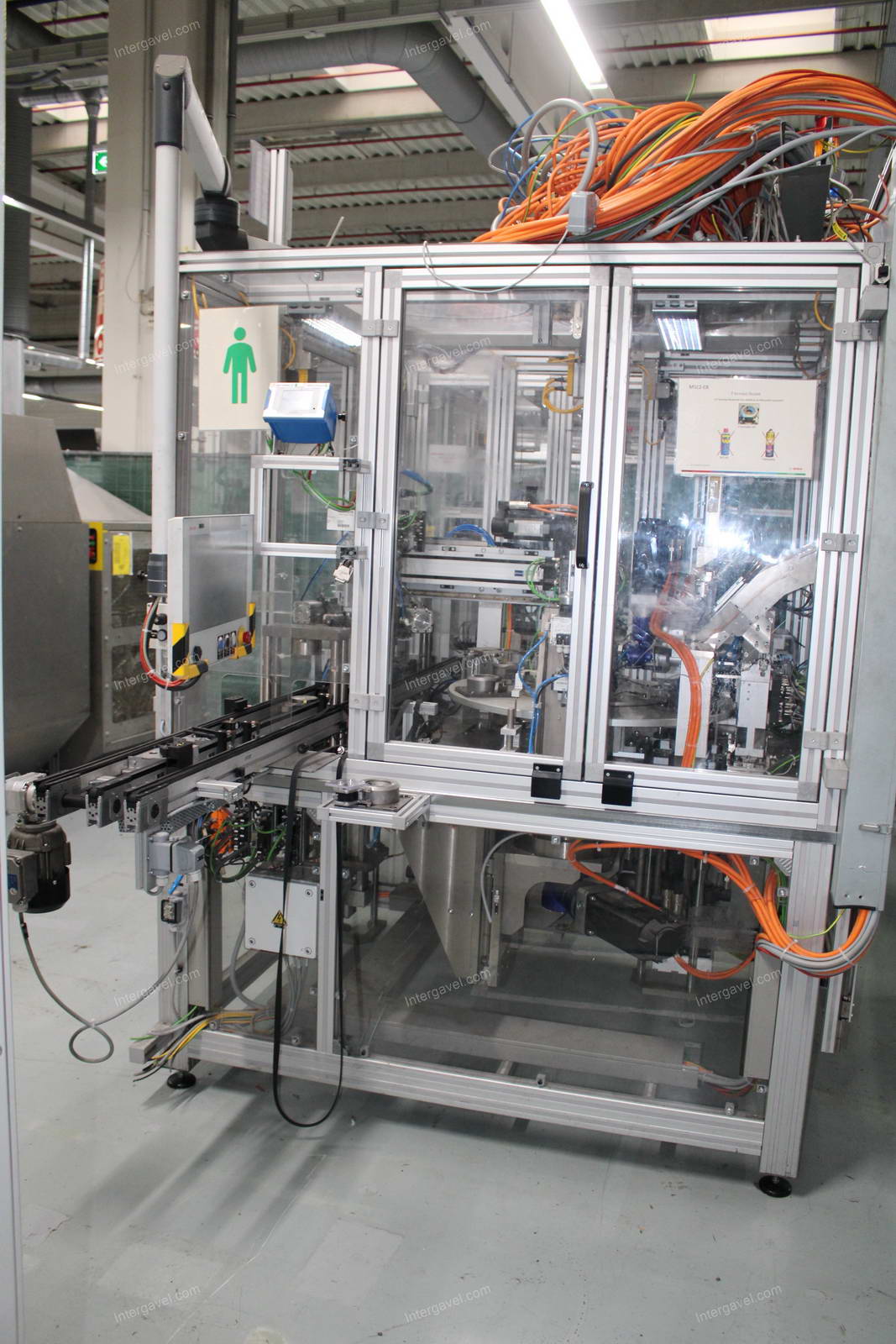 Szerelő munkahely (bontott) és villamos szekrény 2