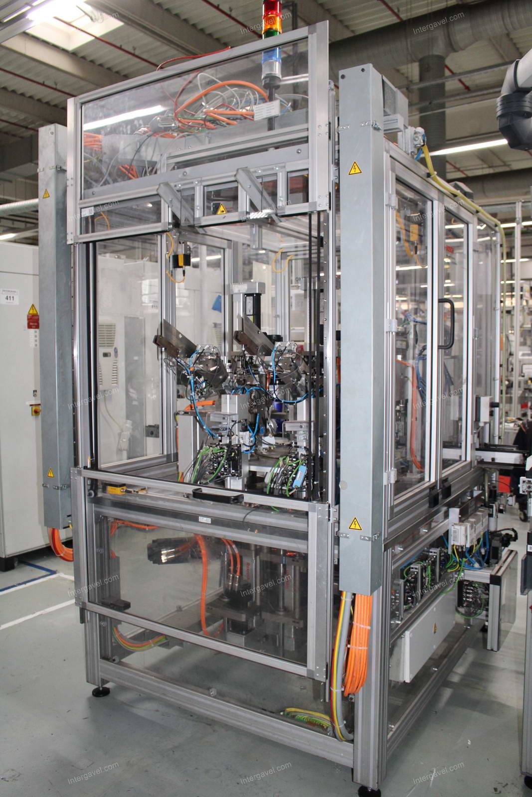 Szerelő munkahely (bontott) és villamos szekrény 3