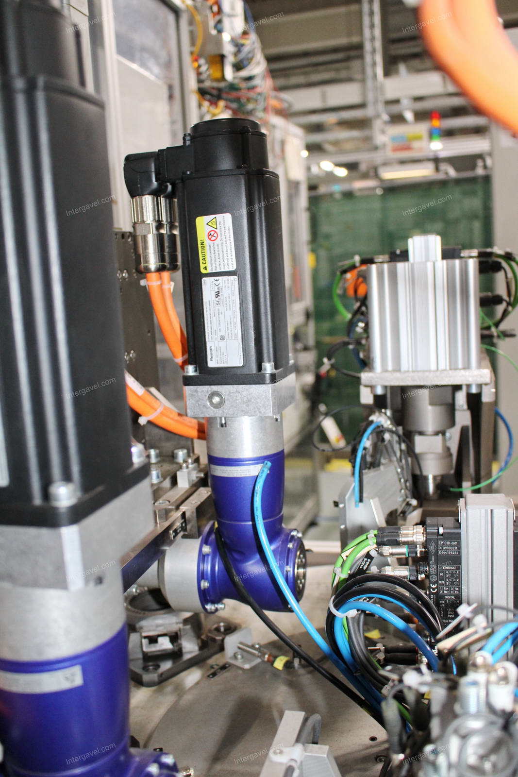 Szerelő munkahely (bontott) és villamos szekrény 16