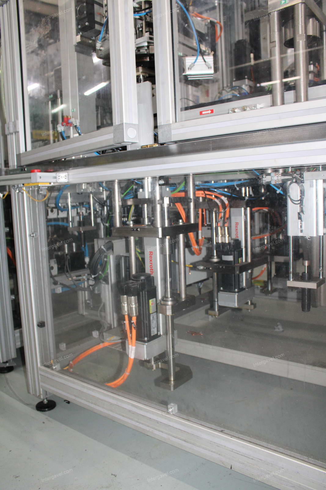 Szerelő munkahely (bontott) és villamos szekrény 27