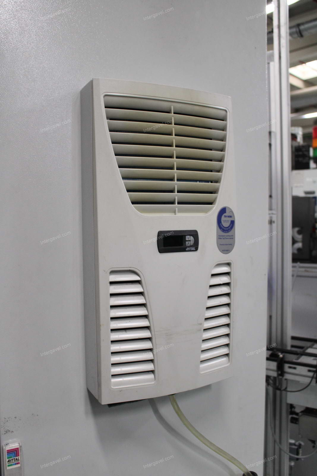 Szerelő munkahely (bontott) és villamos szekrény 33